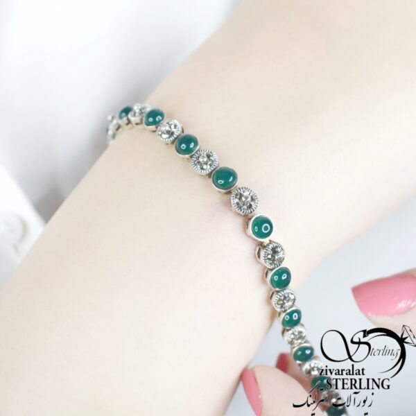 دستبند نقره زنانه با سنگ سبز کد:۱۴۴۸