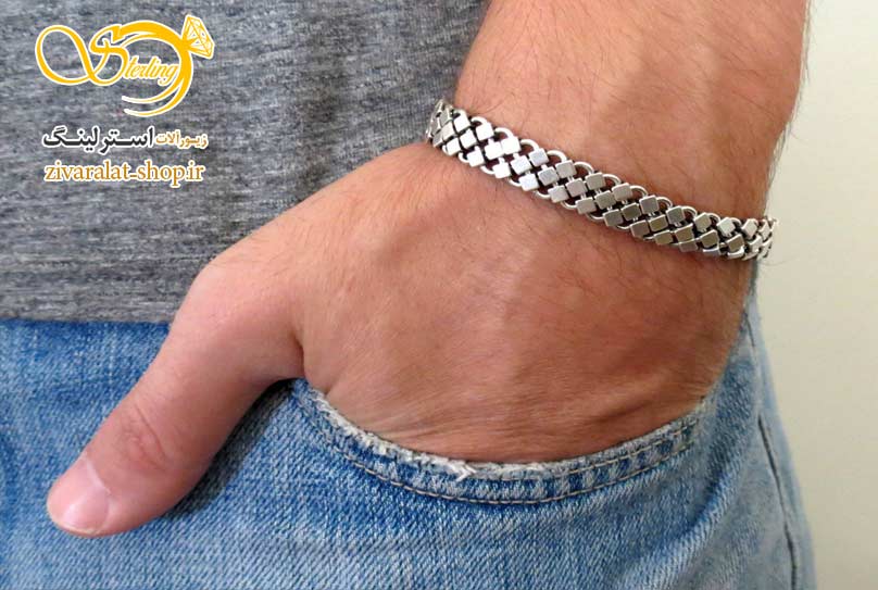 چگونه از سیاه شدن دستبند نقره پیشگیری کنیم