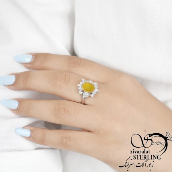 انگشتر نقره زنانه با سنگ عقیق زرد (شرف الشمس) کد 6383