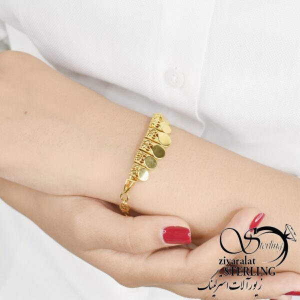 دستبند ناخنی زنانه طرح طلا کد:۲۸۸۶