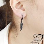 گوشواره فیک آویز پر برند استیل