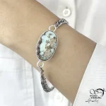 دستبند استیل زنانه طرح کارتیر با پلاک فیروزه کد 21105 - Image 2