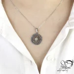 گردنبند نقره سیاه قلم طرح خورشیدی کد 21347 - Image 2