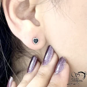 گوشواره میخی مدل قلب با نگین مشکی نقره 925 کد 21598