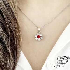 گردنبند نقره آویز گل نگین دار کد 22311